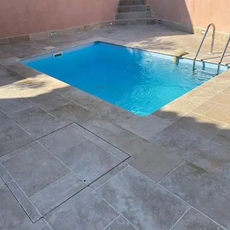 Villa Avec Piscine Privée Proche *